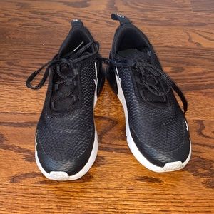 Black & white Nike 270 size 2 🖤 excellent condition